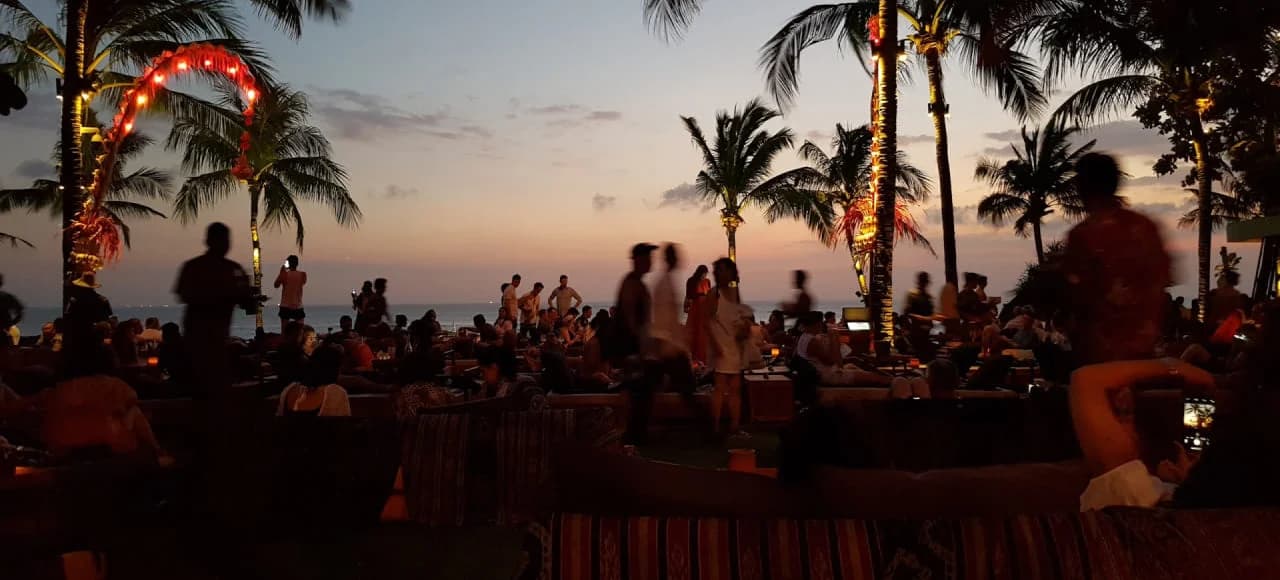 Best Beach Clubs in Koh Samui (Where to Go & What to Expect)